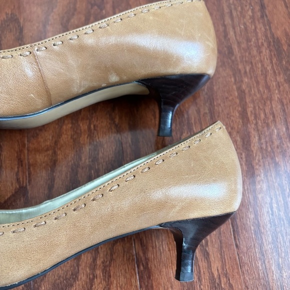 Tahari Camel Munich Kitten Heels with Bow Detail, 8 - Picture 5 of 8